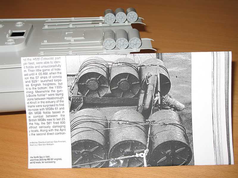 A Set of 6 German depth charges - 6 Wasserbomben für Italeri...